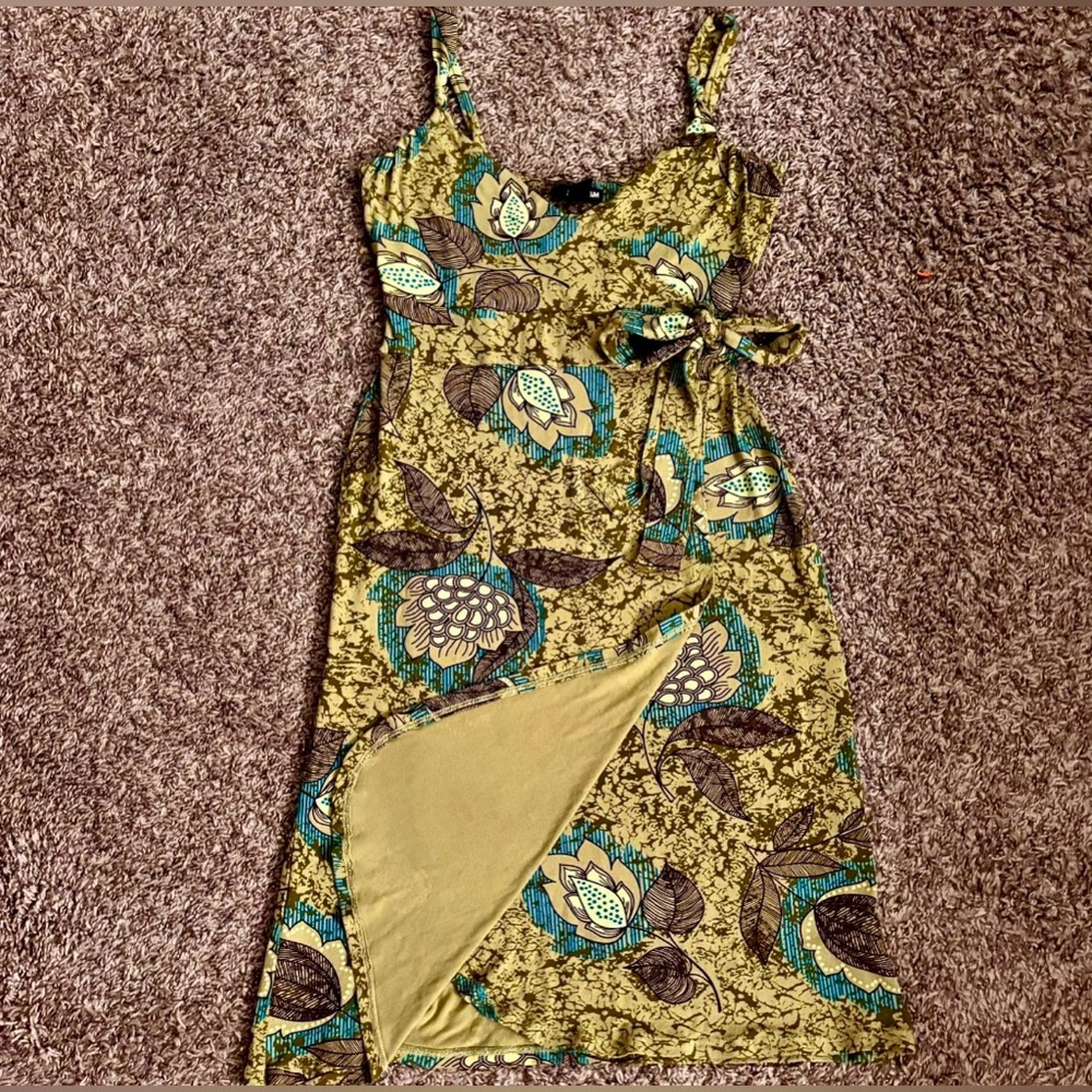 SOLD/RESERVED H&M Faux Wrap Dress - Sage Green W/ Floral, Paisley W Size 6 - Picture 4 of 7